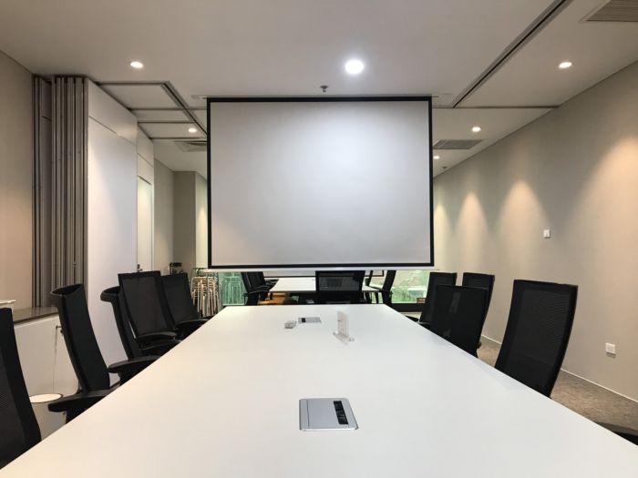 MAN CHIEU AM TRAN 120 INCH 2M44X1M83 DALITE - CM-120ES