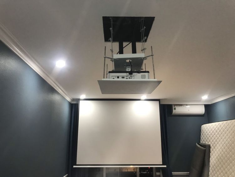 MAN CHIEU DIEN AM TRAN DALITE 120 INCH CM-120ES